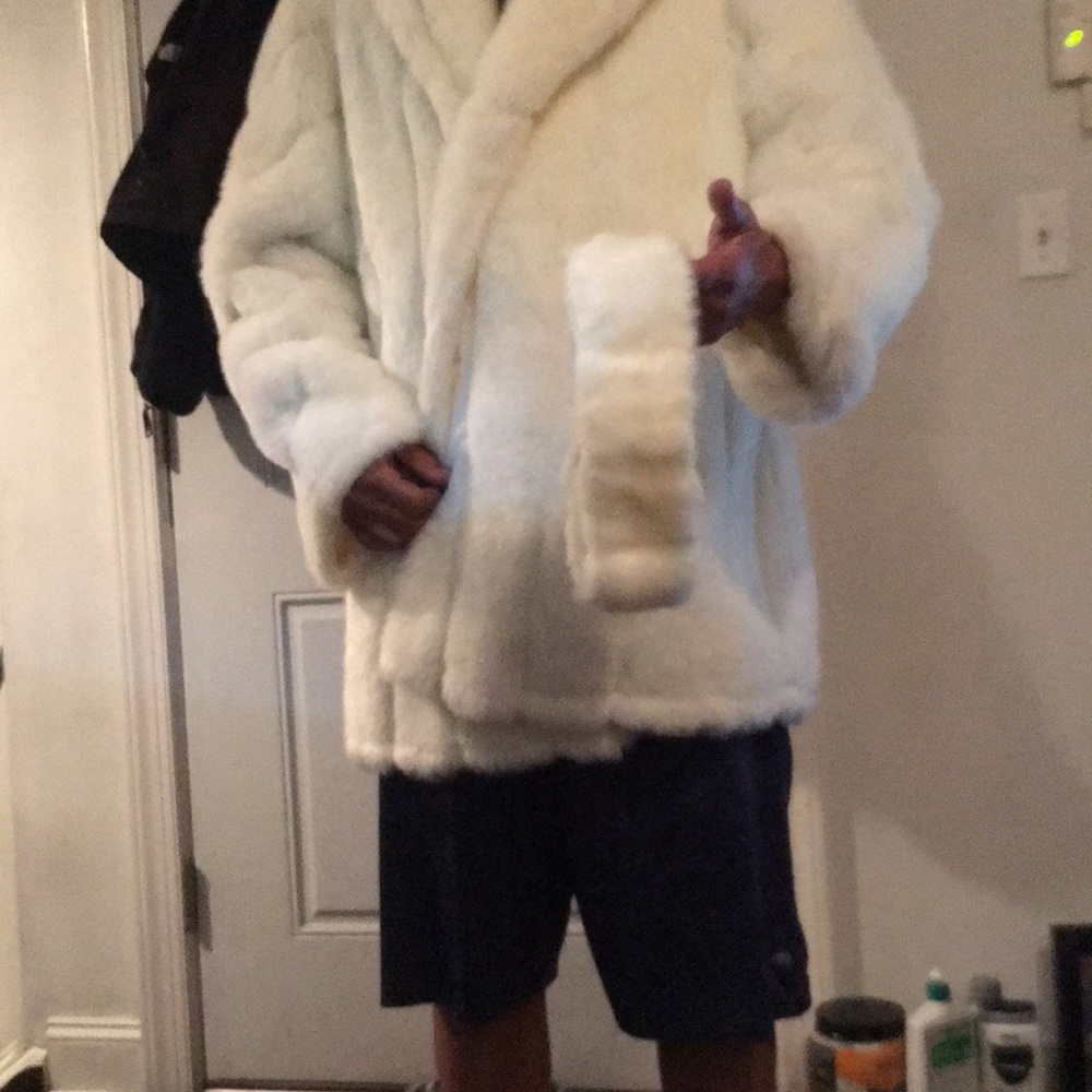 Fur coat - Picture 3 of 3